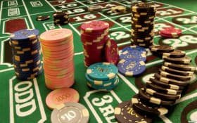 Live Allbet dealer table view showing video stream, card layout, and betting controls on dewi365